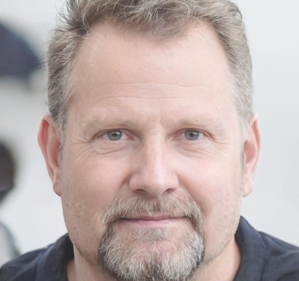 Dr. Marcus Weber, Experte für Persönlichkeitsentwicklung